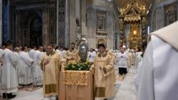 Thứ Năm Tuần Thánh: Bài giảng của Đức Thánh Cha cho Lễ Dầu (17/4)