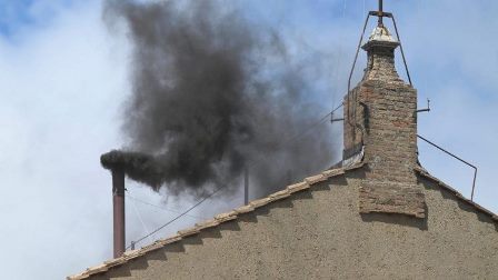 Sau 3 lần bỏ phiếu, các Hồng y vẫn chưa bầu chọn được Giáo hoàng mới