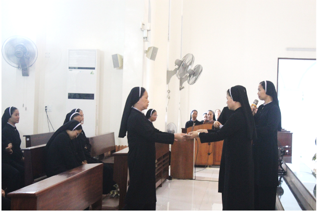 Quý chị em nhận bài sai