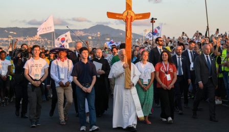 Từ Hoàng Hôn Đến Bình Minh. Tình Bạn Có Thể Thay Đổi Thế Giới