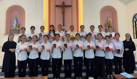 Thánh Lễ Sai Đi Dành Cho Các Em Thanh Tuyển Hội Dòng Mến Thánh Giá Hưng Hóa