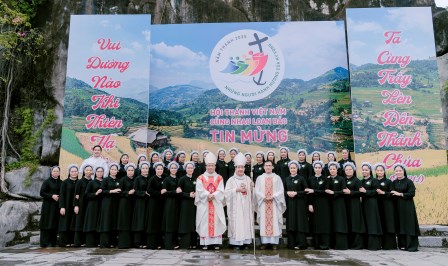 Thánh Lễ Tuyên Khấn Trọn Đời và Mừng Ngân Khánh Khấn Dòng