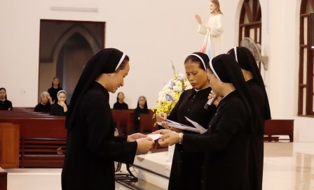 Nghi Thức Sai Đi Và Bổ Nhiệm Tại Hội Dòng Mến Thánh Giá Hưng Hóa