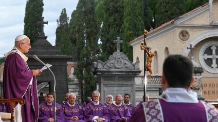 Thánh lễ tại nghĩa trang Verano (2/11): Tình yêu chiến thắng sự chết