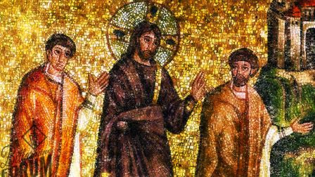 Thiên Chúa Đang Đi Với Con Người Trong Đại Dịch