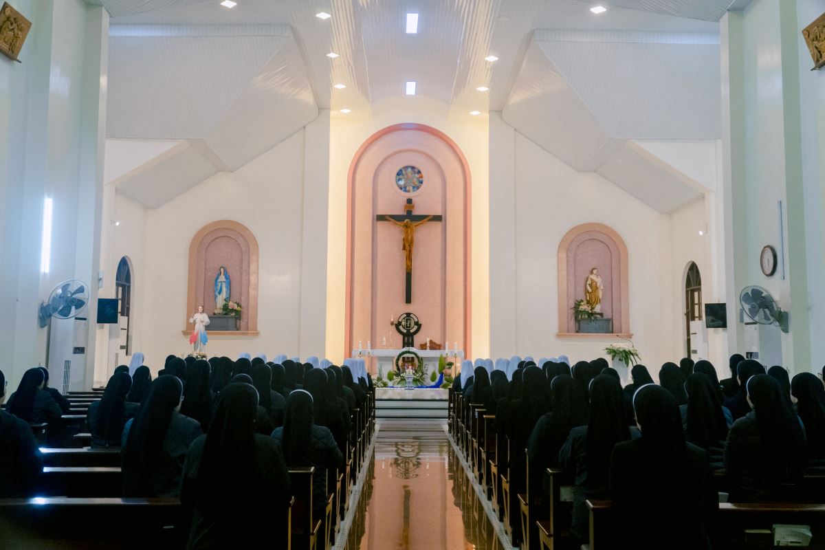 Cộng đoàn sốt sắng xin ơn Chúa Thánh Thần