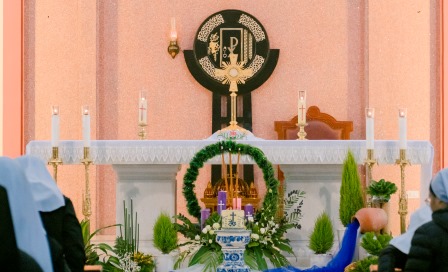 Hội Dòng Mến Thánh Giá Hưng Hóa Chầu Mình Thánh Chúa Thay Mặt Giáo Phận Năm 2025