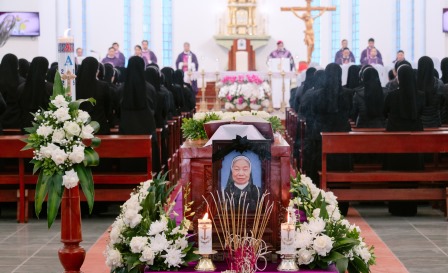 Thánh Lễ An Táng Nữ Tu Têrêsa Phạm Thị Phụ – Hội Dòng Mến Thánh Giá Hưng Hóa