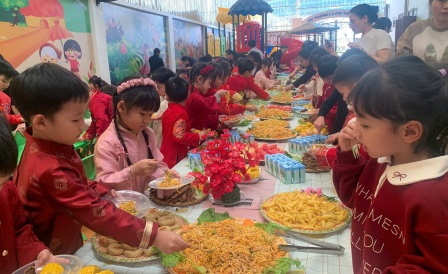 Các Bé Trường Mầm Non Ánh Sao Vui Đón Tết Nguyên Đán Bính Ngọ