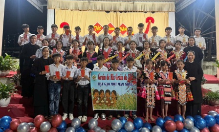 Tết Về Với Học Sinh Trên Các Bản Làng