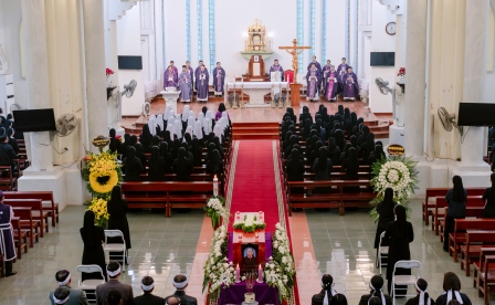 Thánh Lễ An Táng Nữ Tu Têrêsa Nguyễn Thị Khiết – Hội Dòng Mến Thánh Giá Hưng Hóa