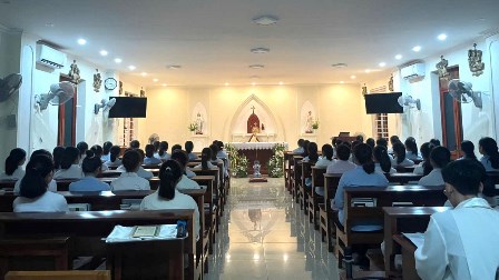 Khối Thanh Tuyển Hội Dòng Mến Thánh Giá Hưng Hóa bước vào tuần linh thao năm 2026 với chủ đề “Rực rỡ chưa?”