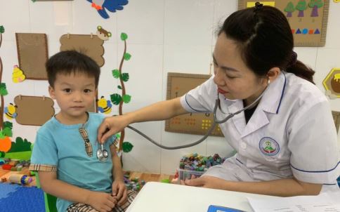 Trường Mầm Non Ánh Sao Tổ Chức Khám Sức Khỏe Định Kỳ Cho Học Sinh